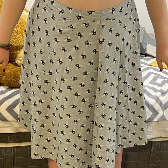 Brand - Dangerfield | Colour - Blue with bees | Size - 16 (for skirt and top) - Picture 4 of 5